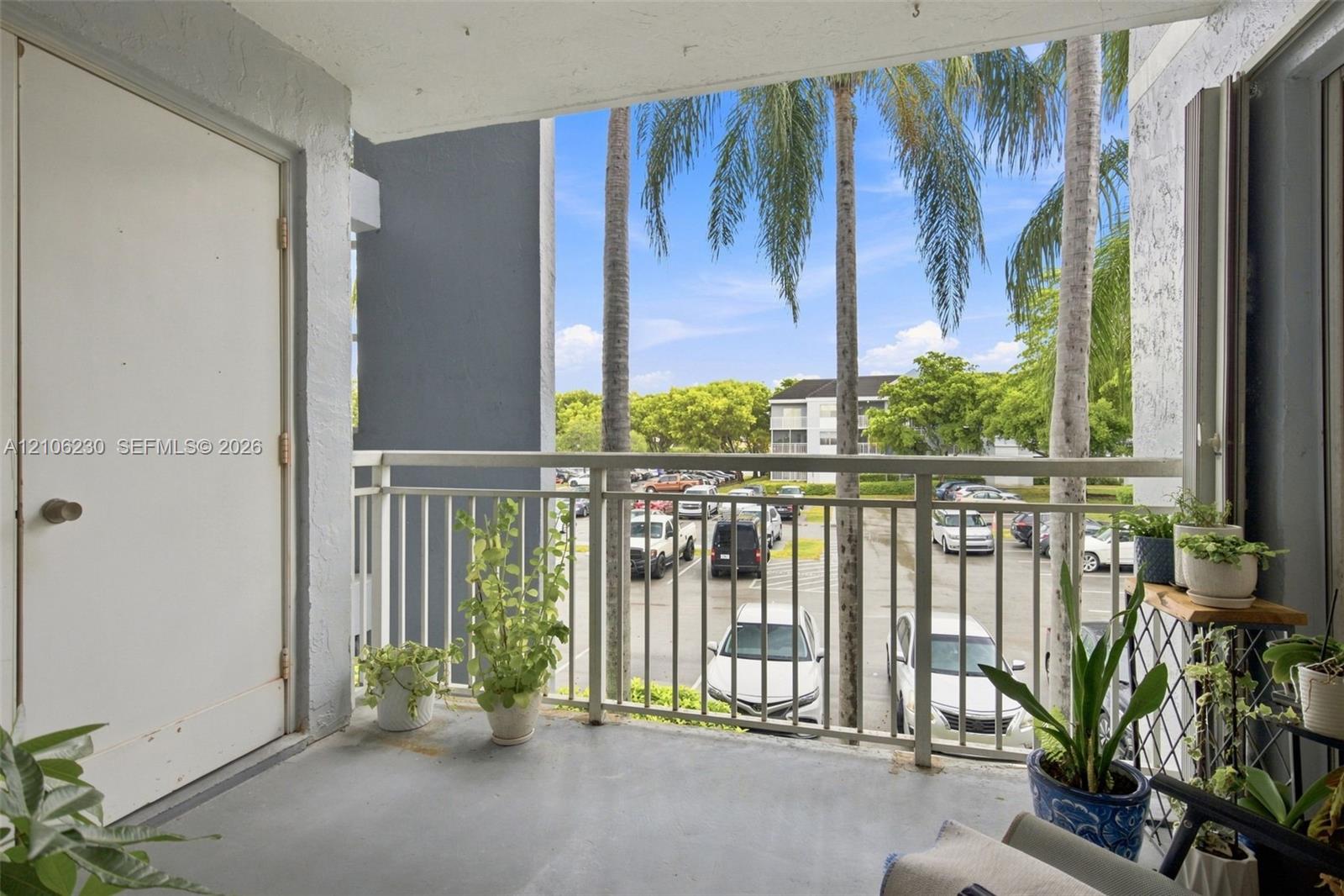 207 1 / 1 813 sq. ft. $ 2026-10-13 0 foto