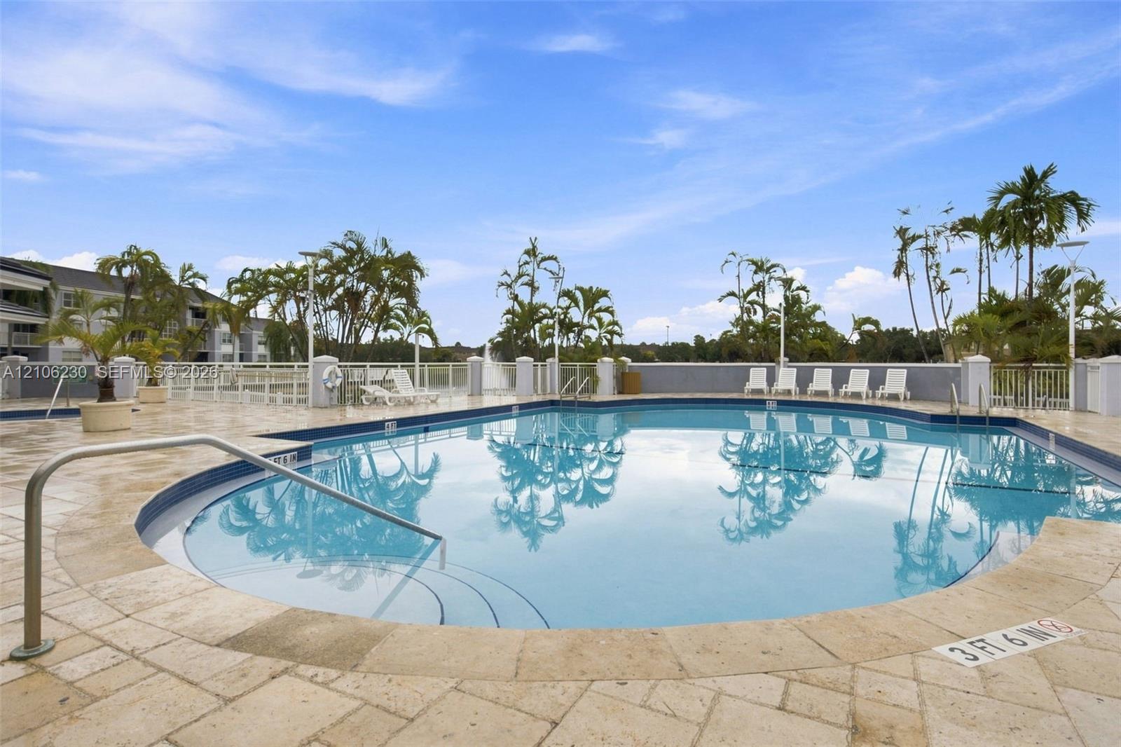 207 1 / 1 813 sq. ft. $ 2026-10-13 0 foto