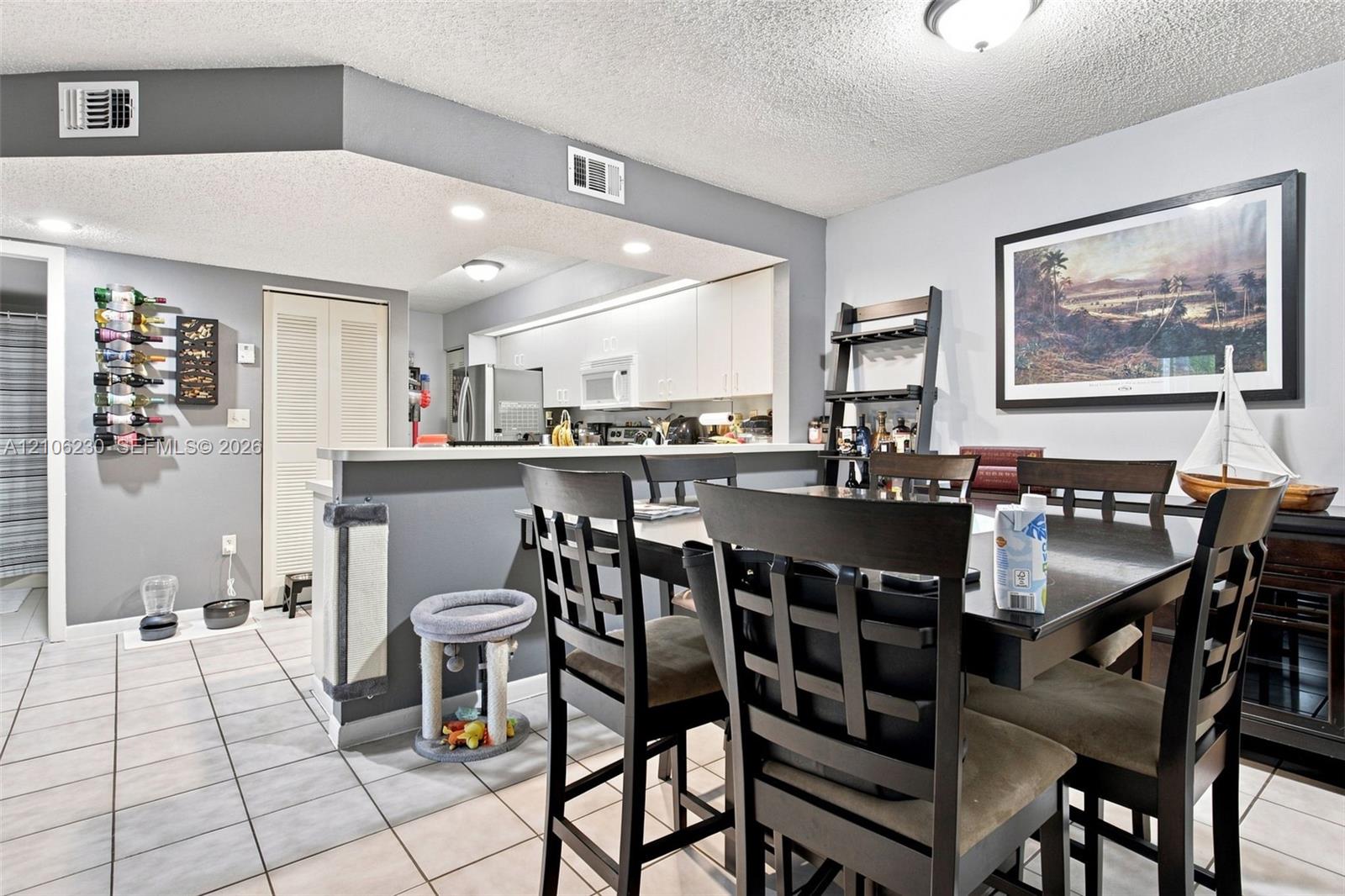 207 1 / 1 813 sq. ft. $ 2026-10-13 0 foto