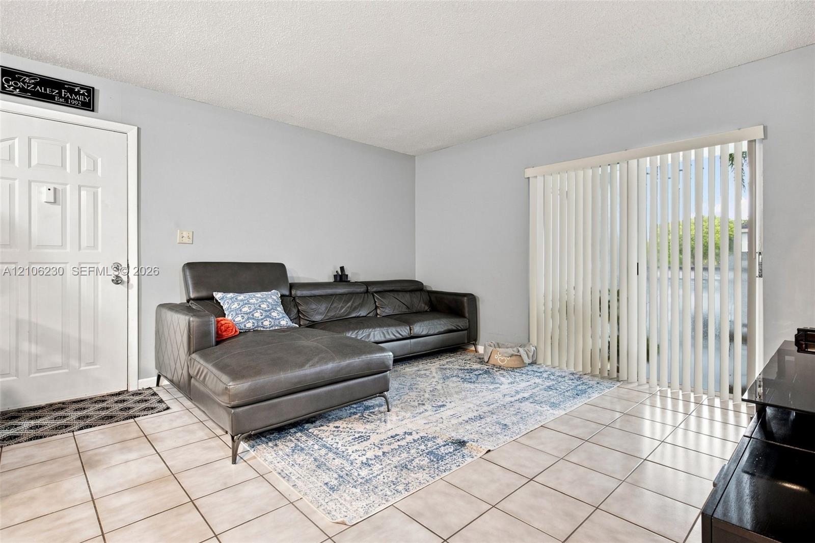 207 1 / 1 813 sq. ft. $ 2026-10-13 0 foto