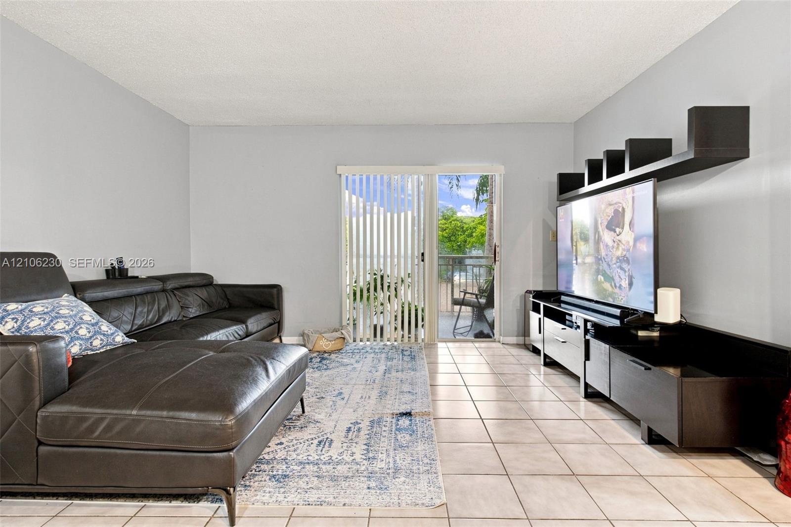 207 1 / 1 813 sq. ft. $ 2026-10-13 0 foto