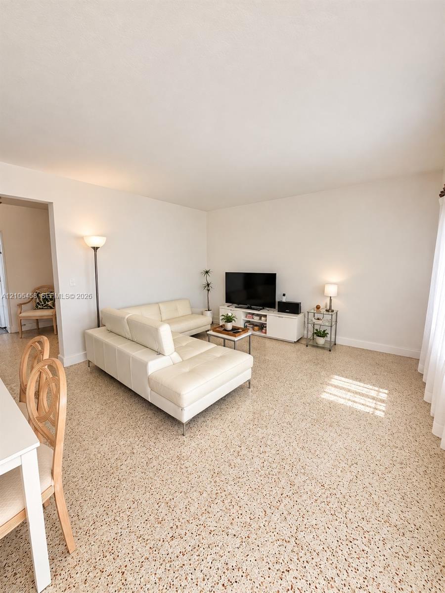 Ver detalles / 3498 sq. ft. $ 2026-10-14 0 foto