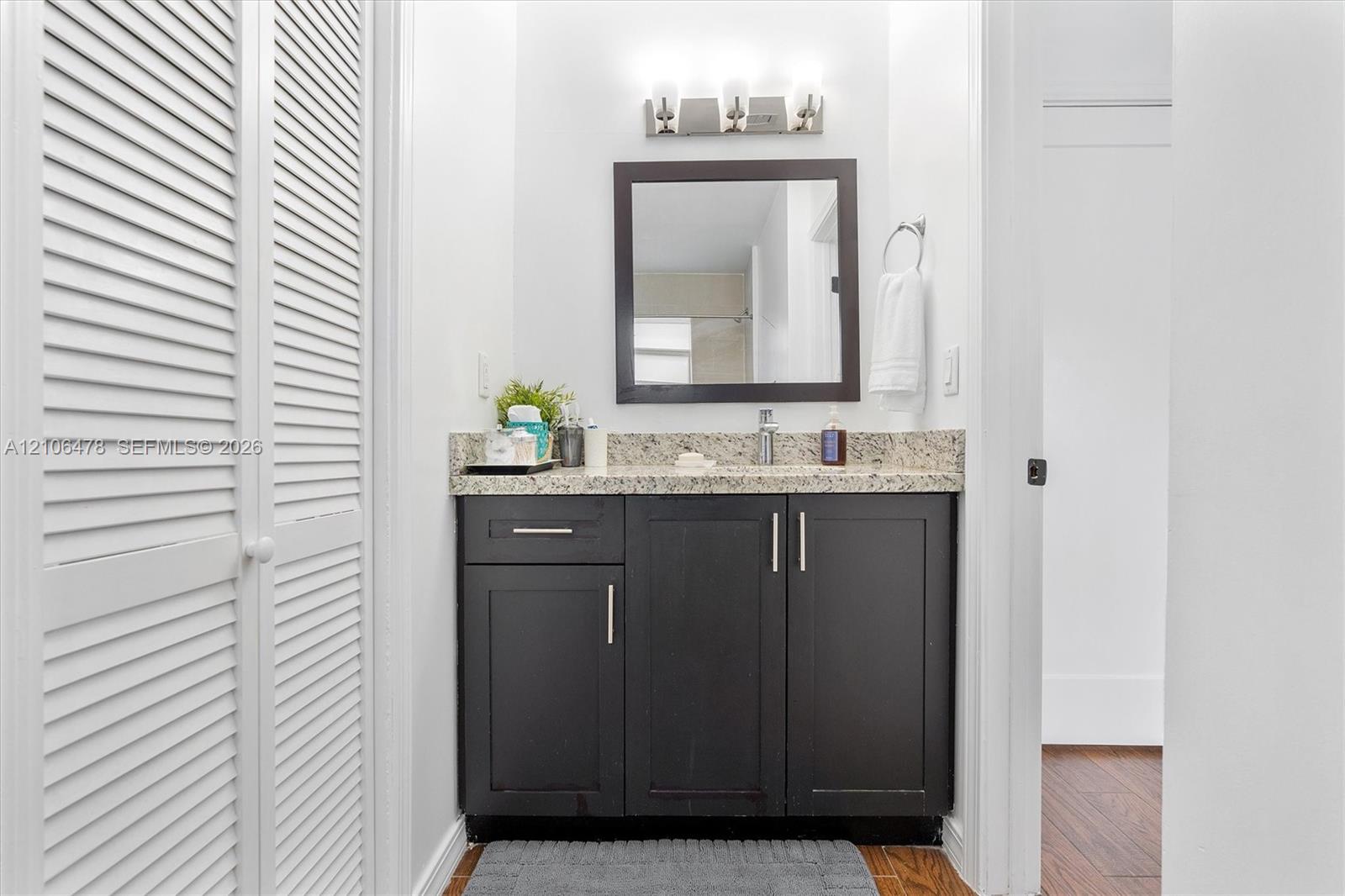   /  2659 sq. ft. $ 2026-10-22 0 foto