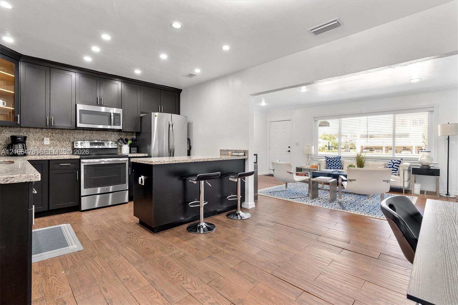   /  2659 sq. ft. $ 2026-10-22 0 foto