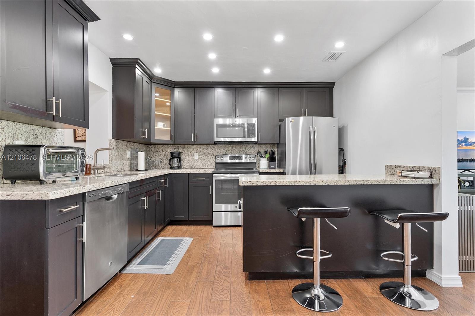  /  2659 sq. ft. $ 2026-10-22 0 foto
