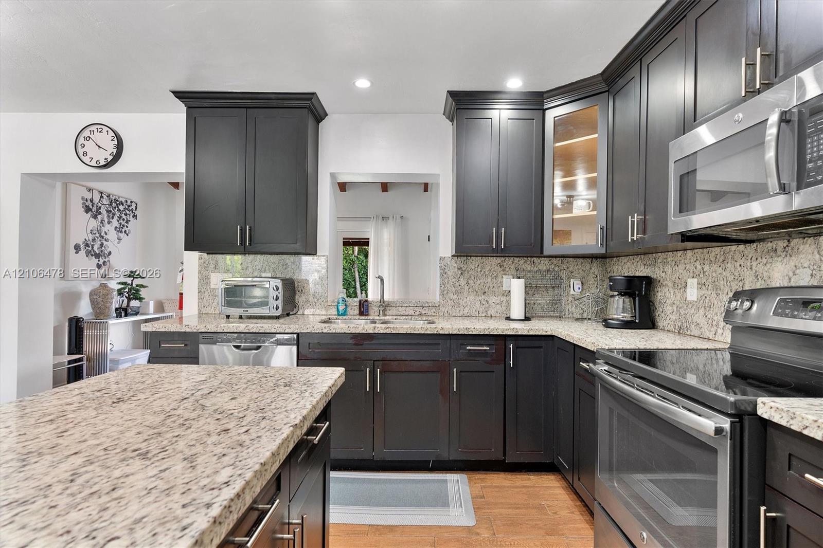   /  2659 sq. ft. $ 2026-10-22 0 foto