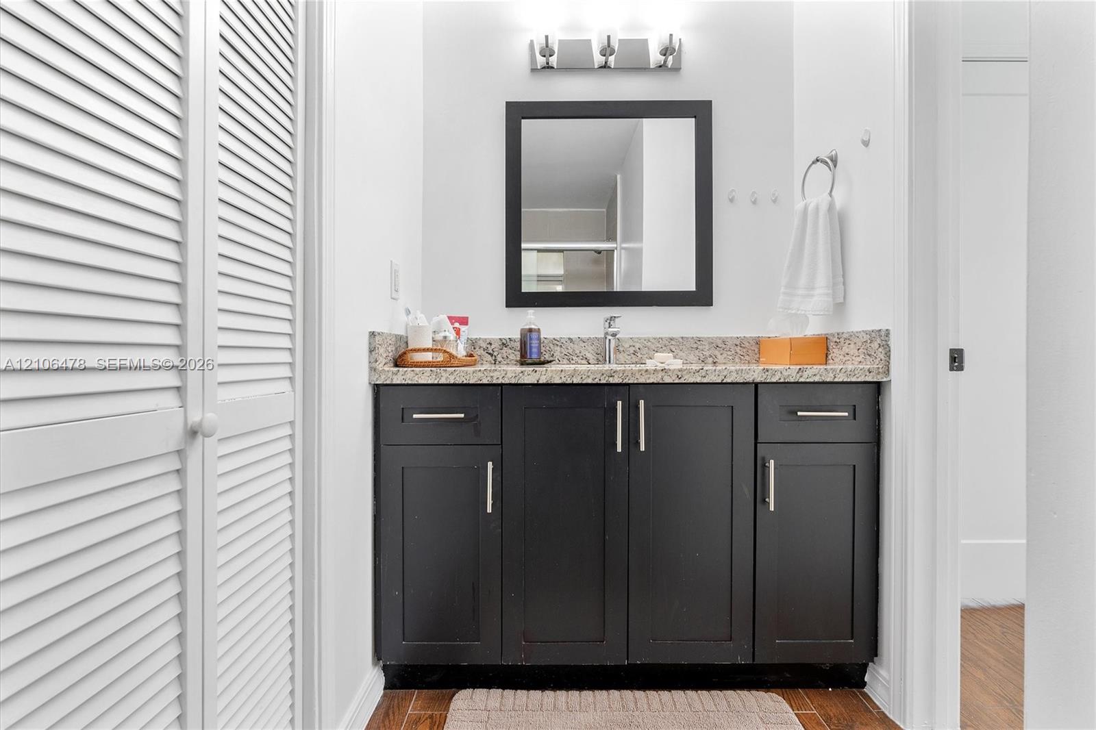   /  2659 sq. ft. $ 2026-10-22 0 foto