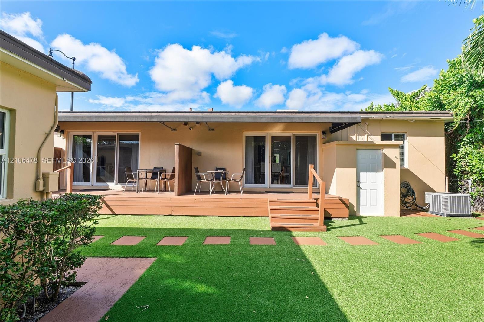   /  2659 sq. ft. $ 2026-10-22 0 foto