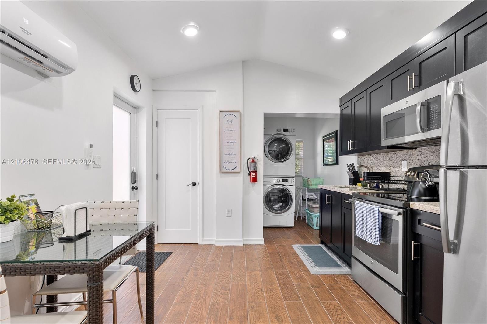   /  2659 sq. ft. $ 2026-10-22 0 foto