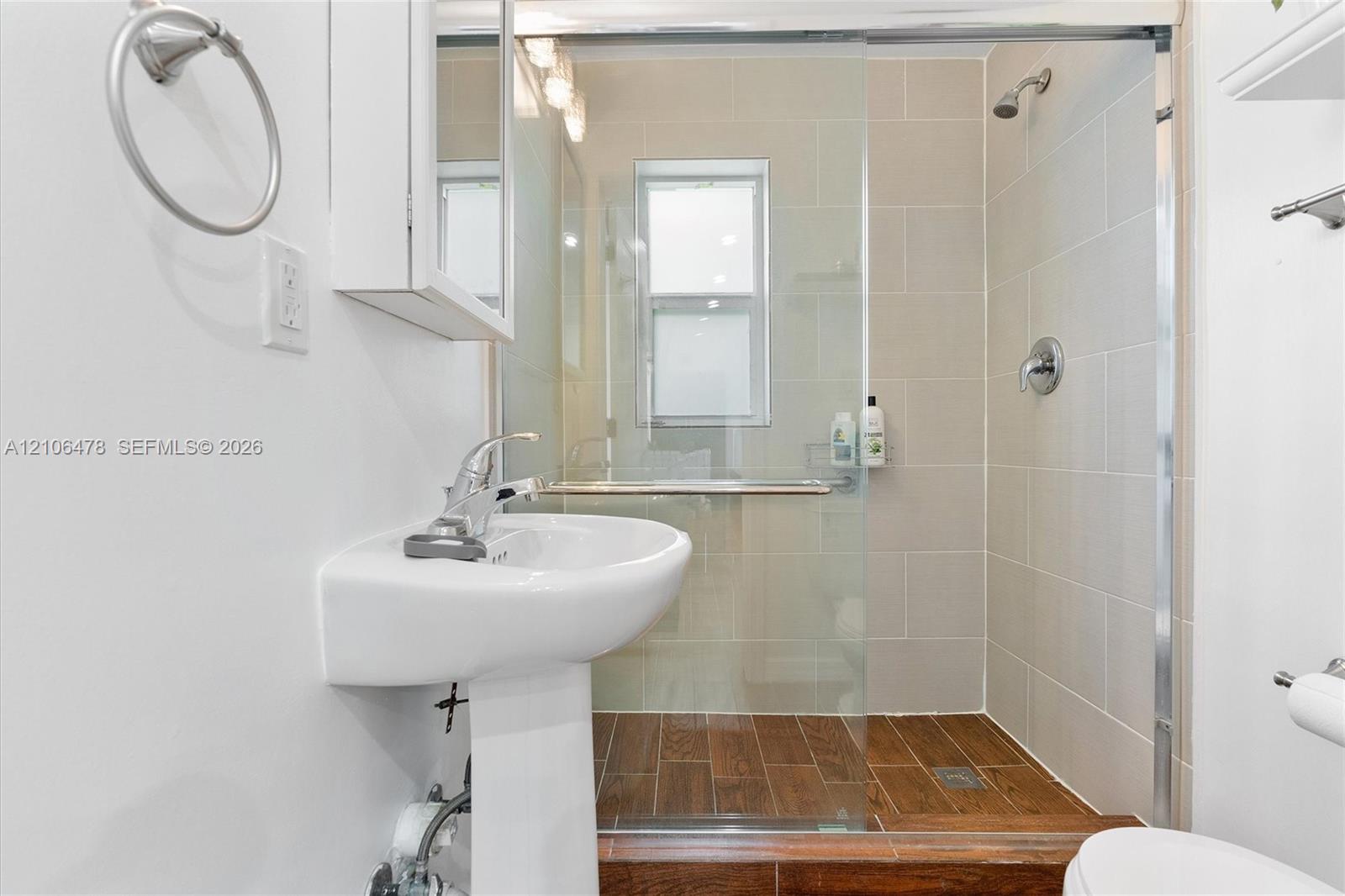   /  2659 sq. ft. $ 2026-10-22 0 foto