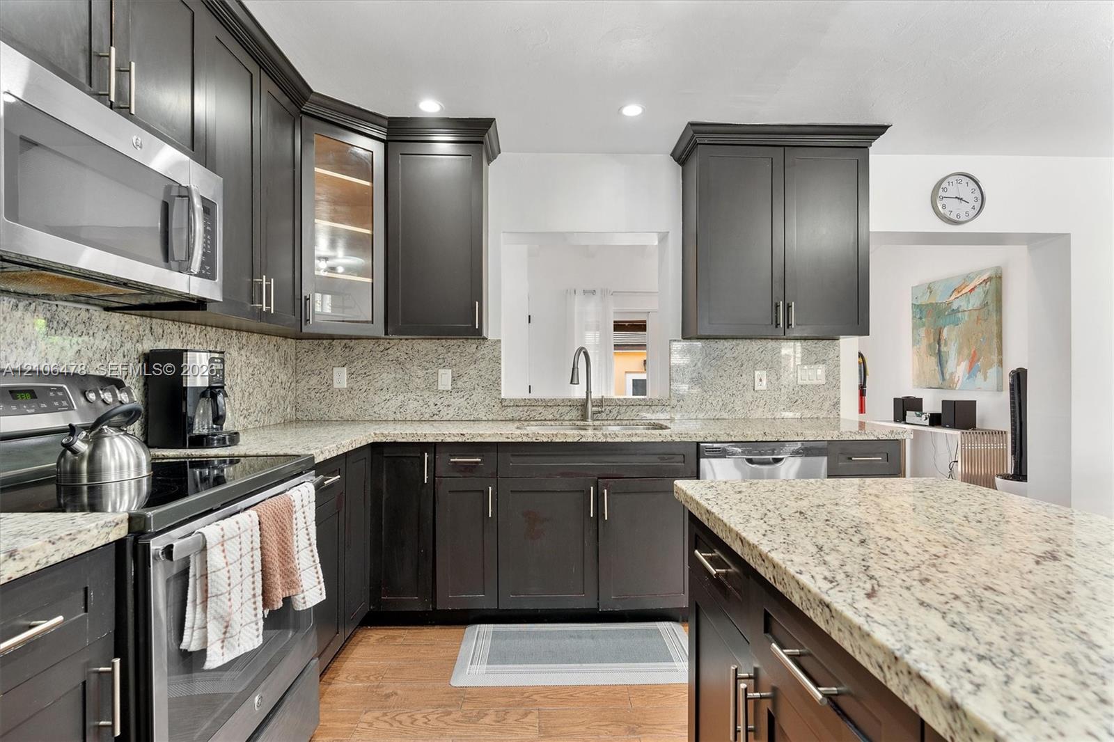   /  2659 sq. ft. $ 2026-10-22 0 foto