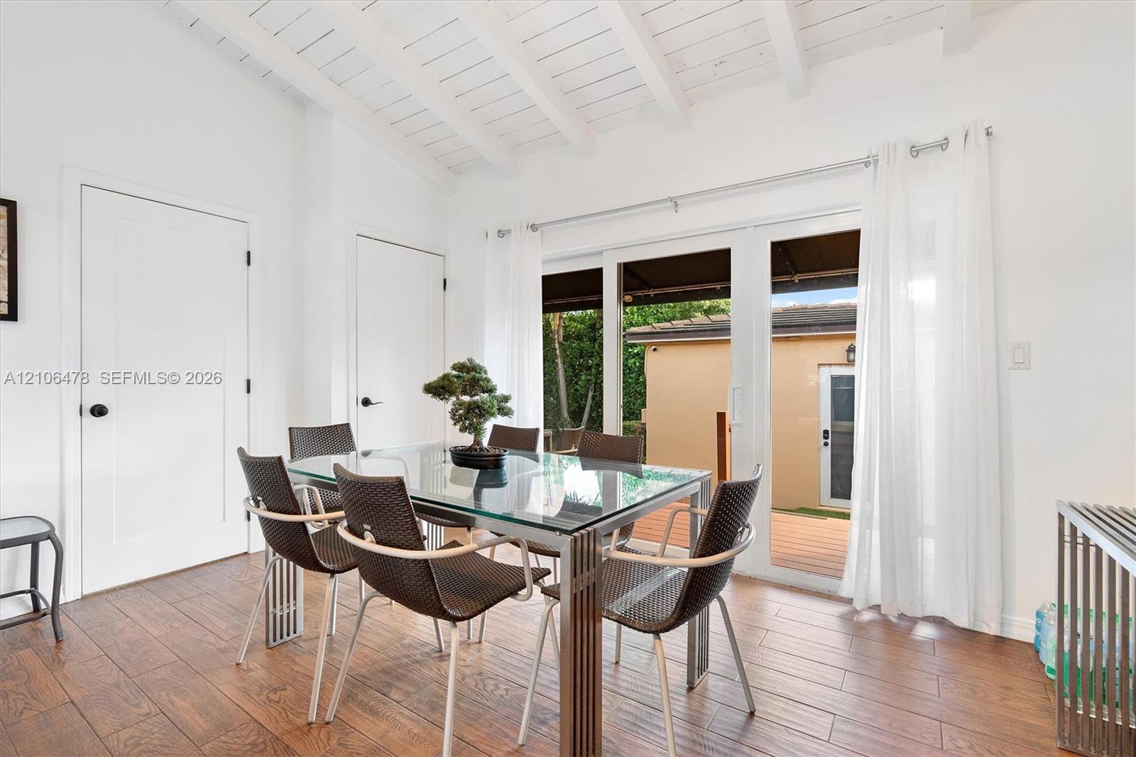   /  2659 sq. ft. $ 2026-10-22 0 foto