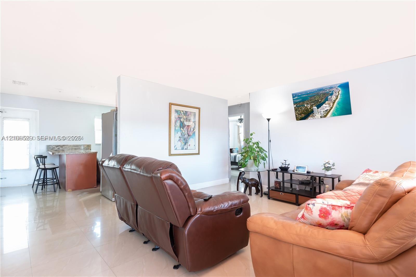   /  2079 sq. ft. $ 2026-10-14 0 foto