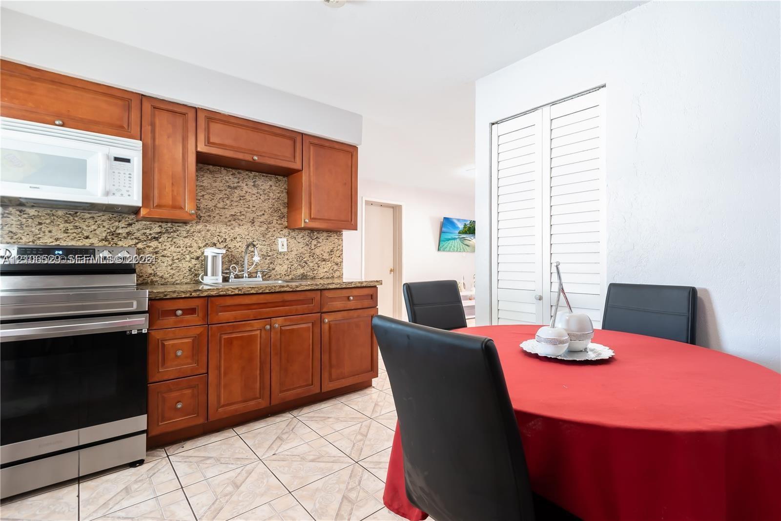   /  2079 sq. ft. $ 2026-10-14 0 foto