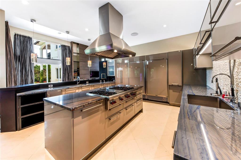 Ver detalles 1203 4 / 5143 sq. ft. $ 2026-10-15 0 foto