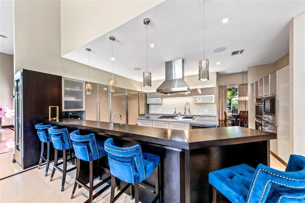 Ver detalles 1203 4 / 5143 sq. ft. $ 2026-10-15 0 foto