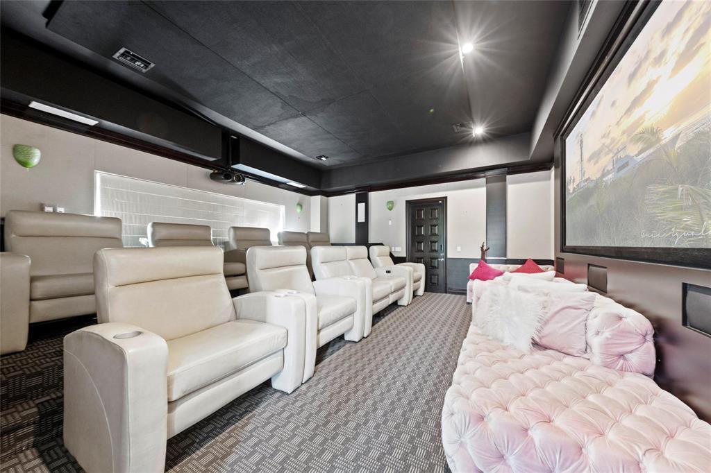 Ver detalles 1203 4 / 5143 sq. ft. $ 2026-10-15 0 foto