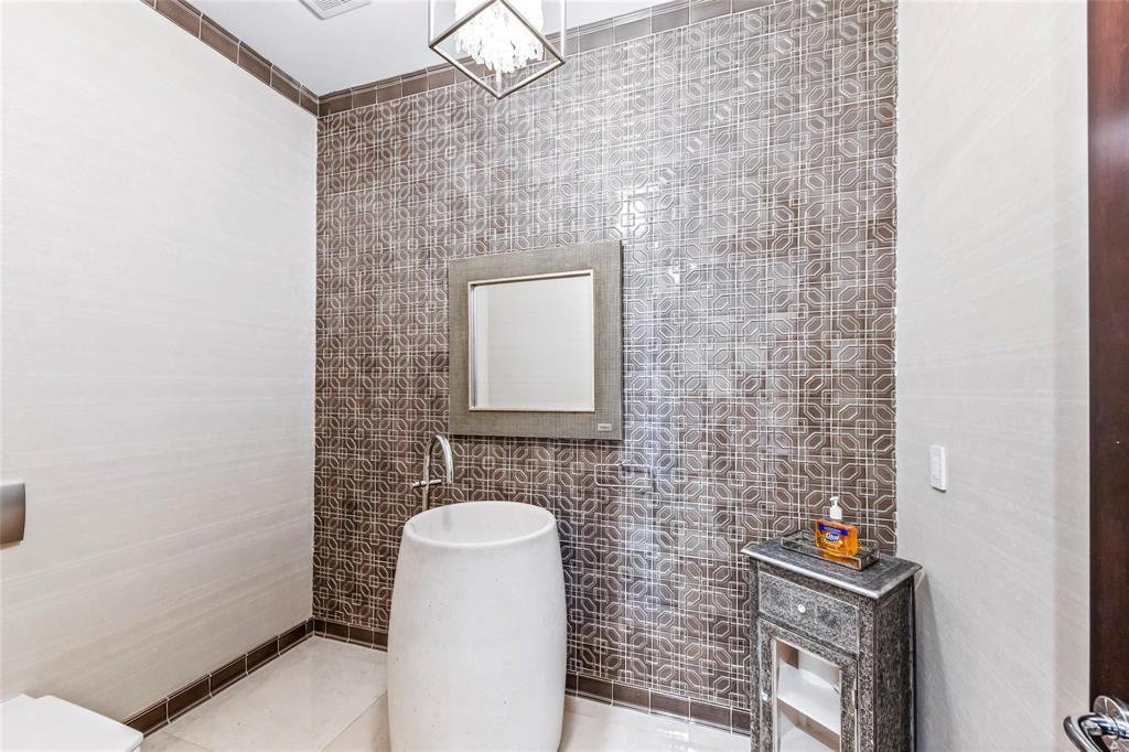 Ver detalles 1203 4 / 5143 sq. ft. $ 2026-10-15 0 foto