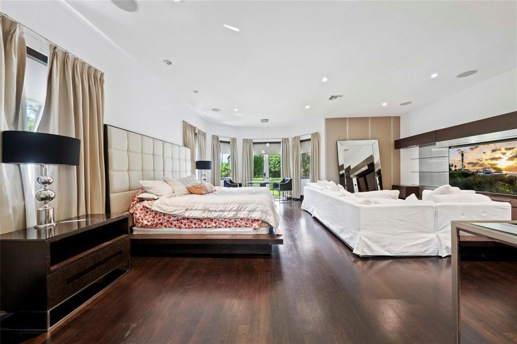 Ver detalles 1203 4 / 5143 sq. ft. $ 2026-10-15 0 foto