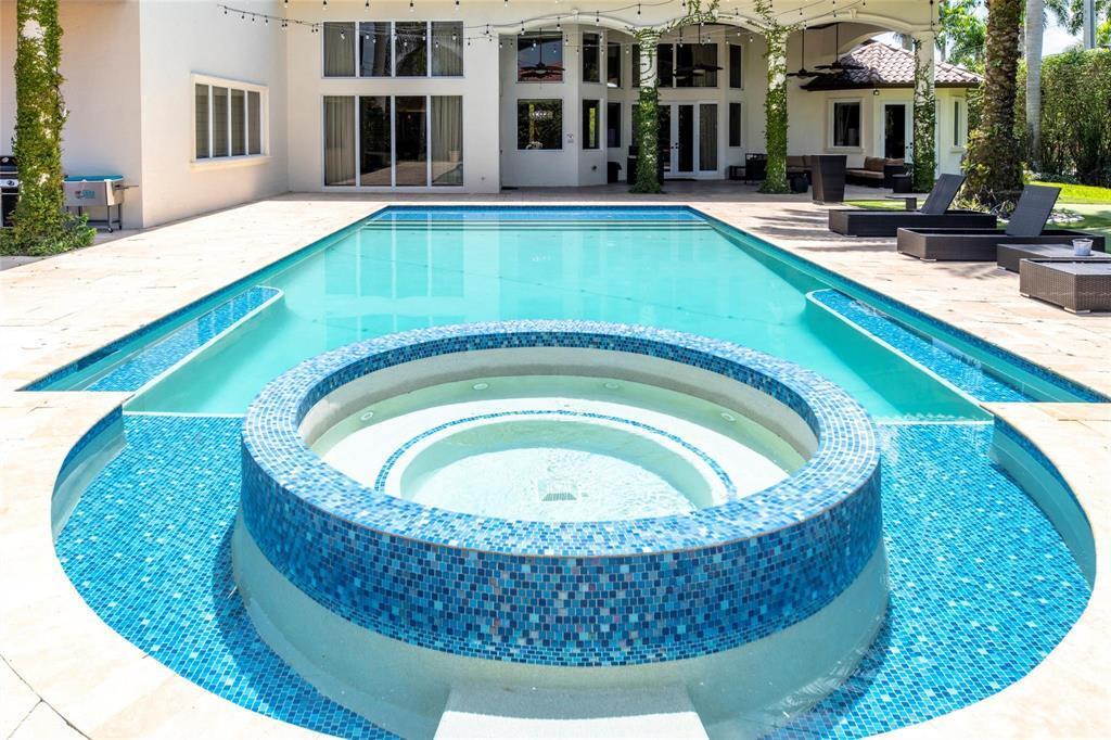 Ver detalles 1203 4 / 5143 sq. ft. $ 2026-10-15 0 foto
