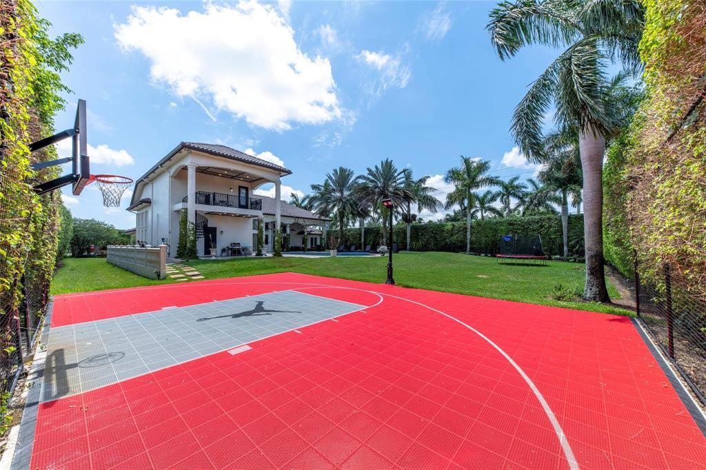 Ver detalles 1203 4 / 5143 sq. ft. $ 2026-10-15 0 foto