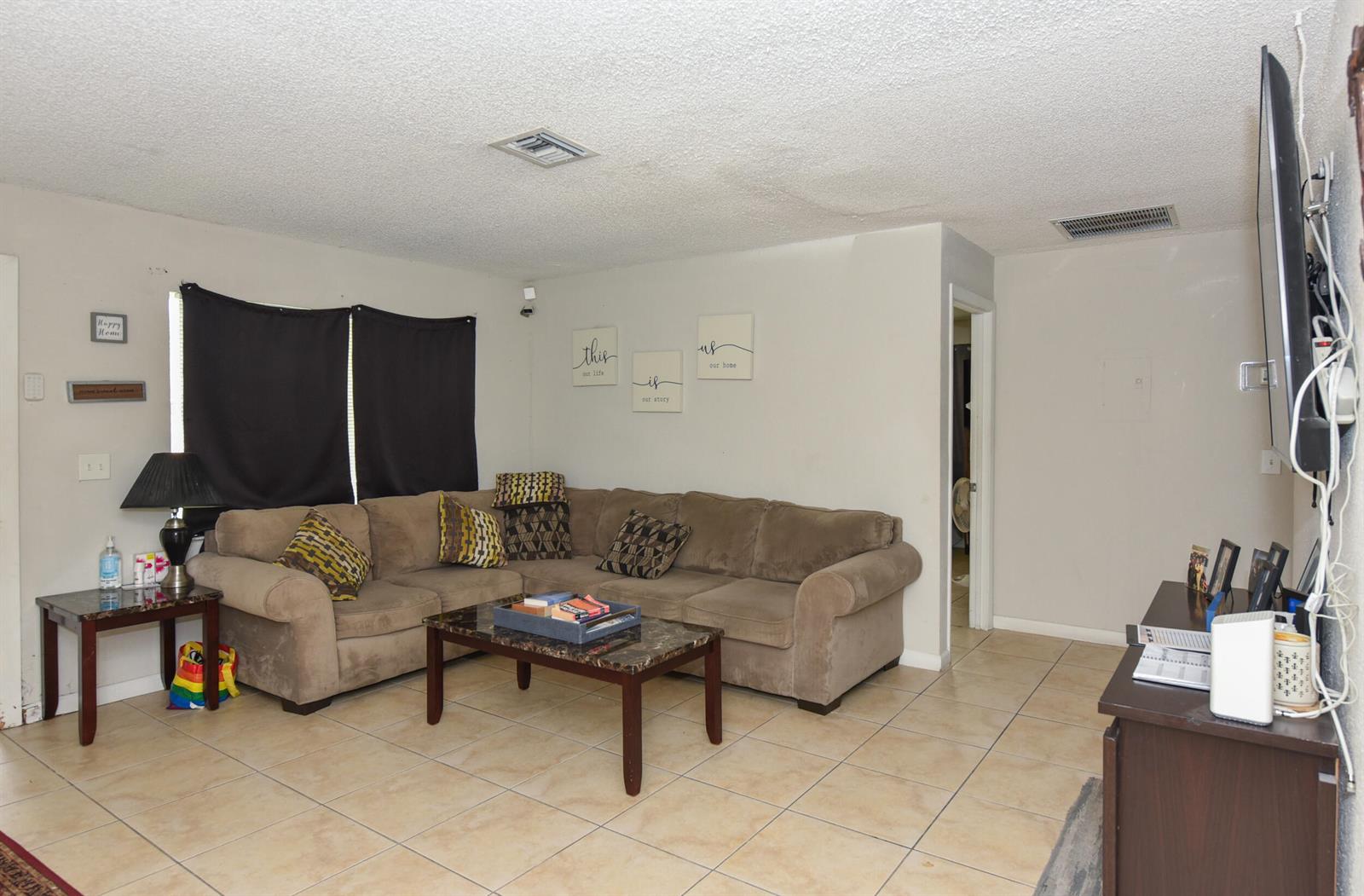   / 0  sq. ft. $ 2026-10-16 0 foto