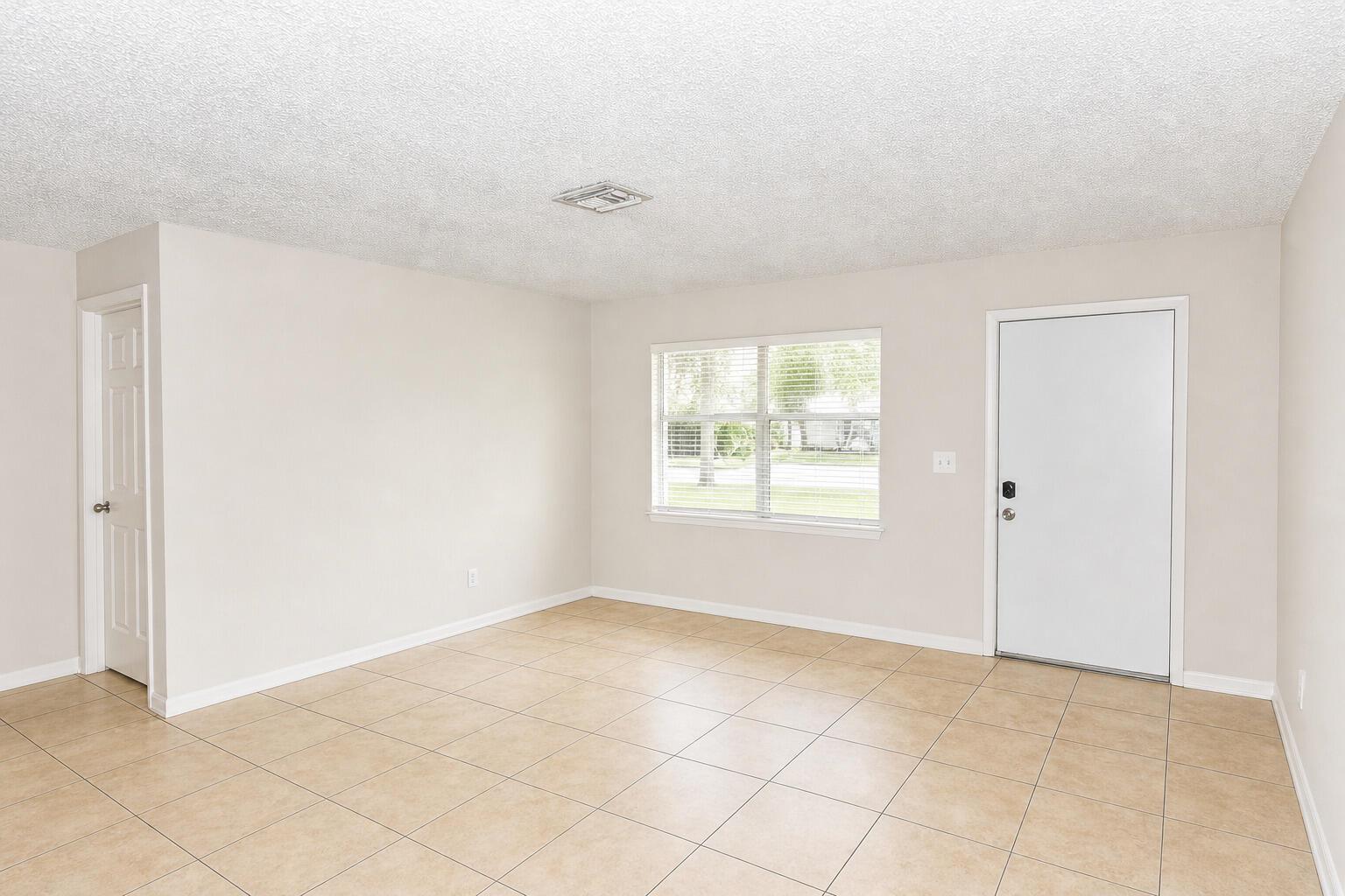   / 0  sq. ft. $ 2026-10-16 0 foto
