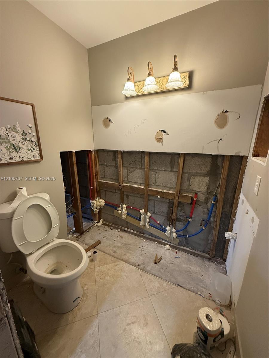 Ver detalles 5225 3 / 3 1793 sq. ft. $ 2026-10-14 0 foto