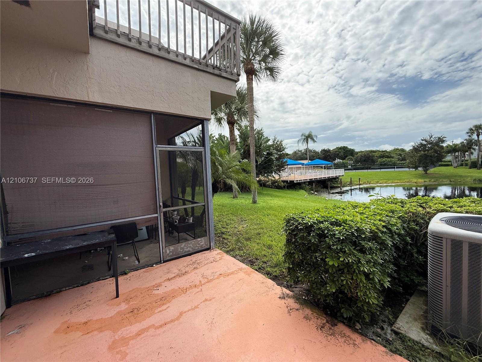 Ver detalles 5225 3 / 3 1793 sq. ft. $ 2026-10-14 0 foto