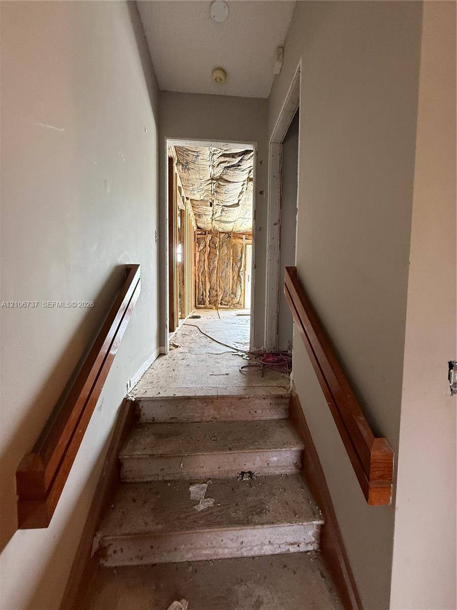 Ver detalles 5225 3 / 3 1793 sq. ft. $ 2026-10-14 0 foto