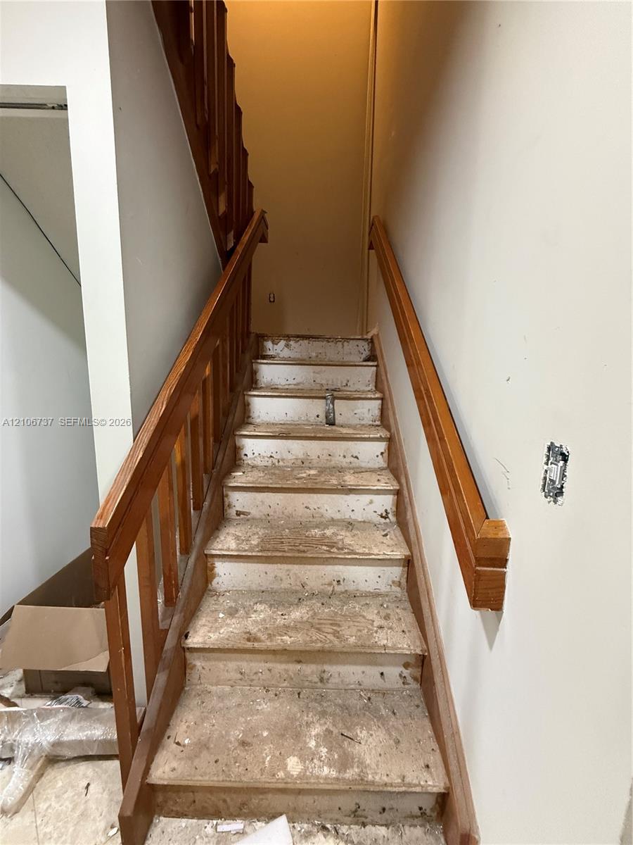 Ver detalles 5225 3 / 3 1793 sq. ft. $ 2026-10-14 0 foto