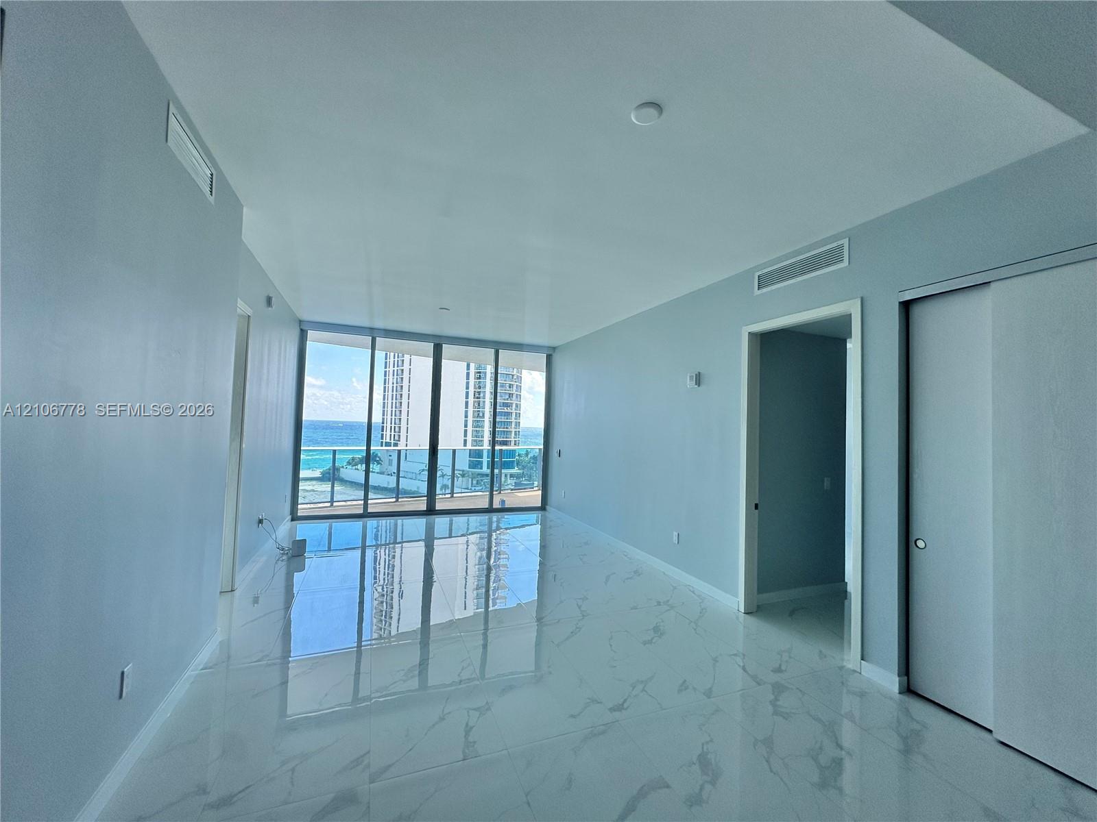 See details 803 2 / 3 1361 sq. ft. $ 2026-10-14 0 Photo