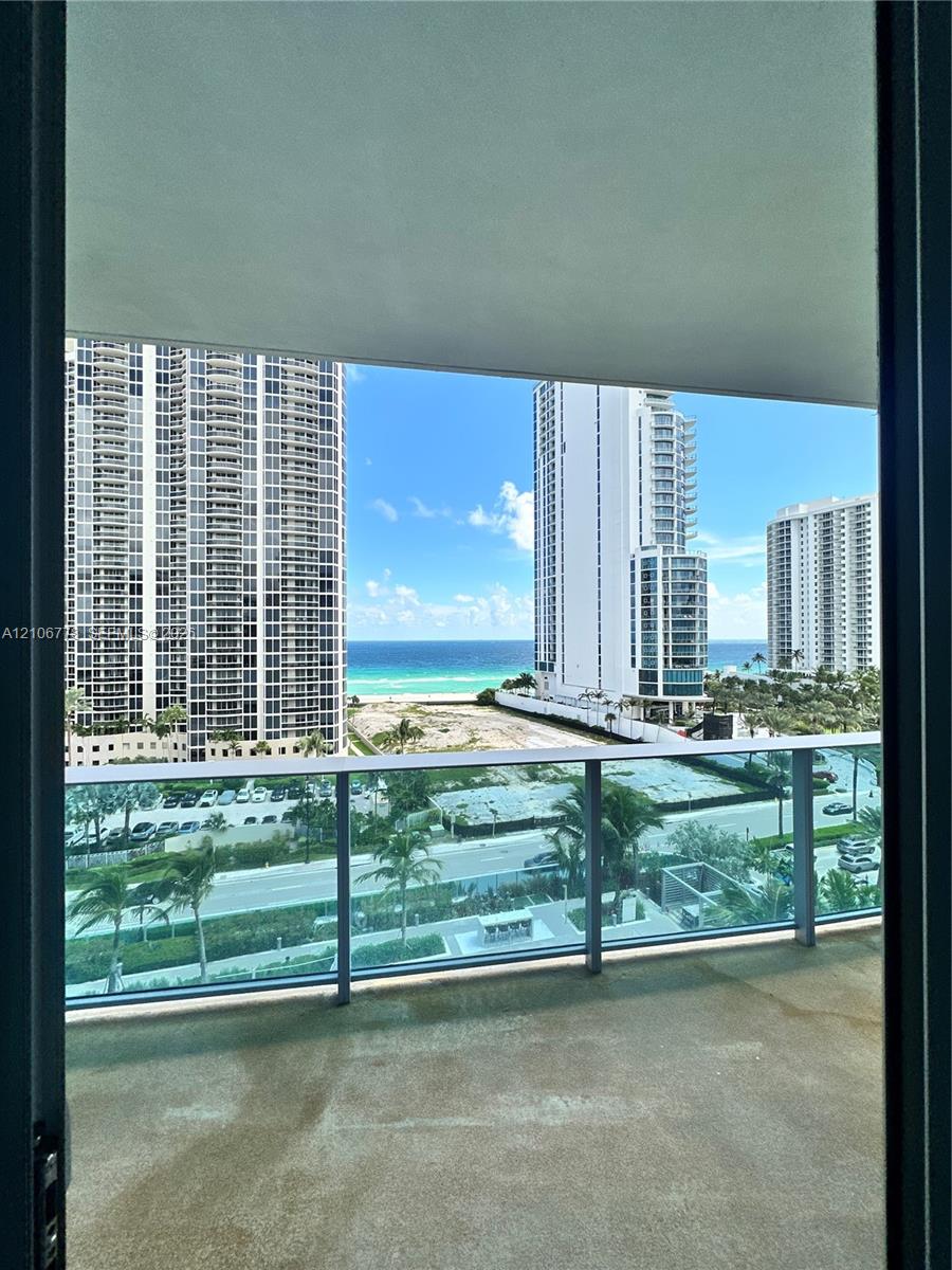 See details 803 2 / 3 1361 sq. ft. $ 2026-10-14 0 Photo