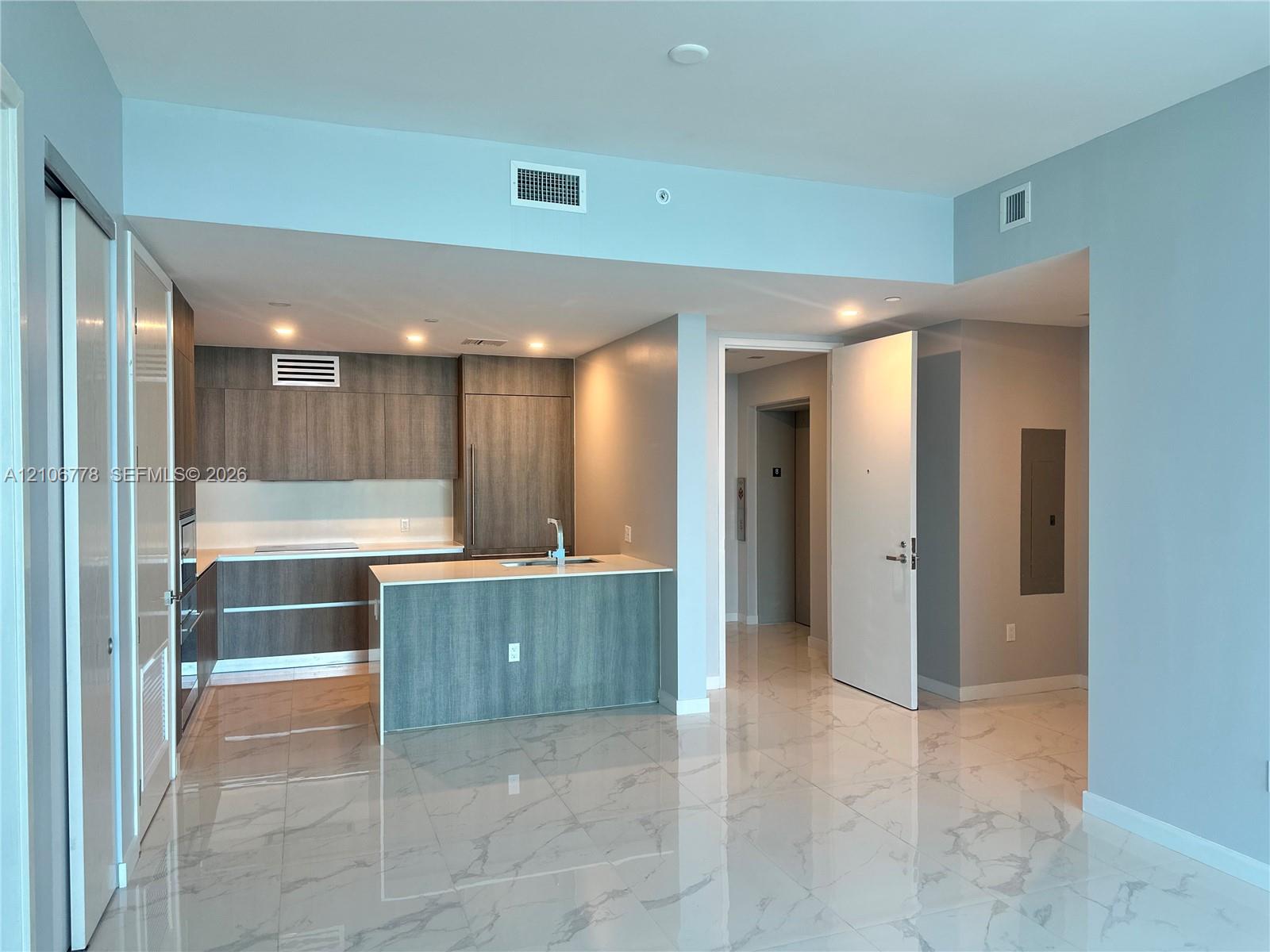See details 803 2 / 3 1361 sq. ft. $ 2026-10-14 0 Photo