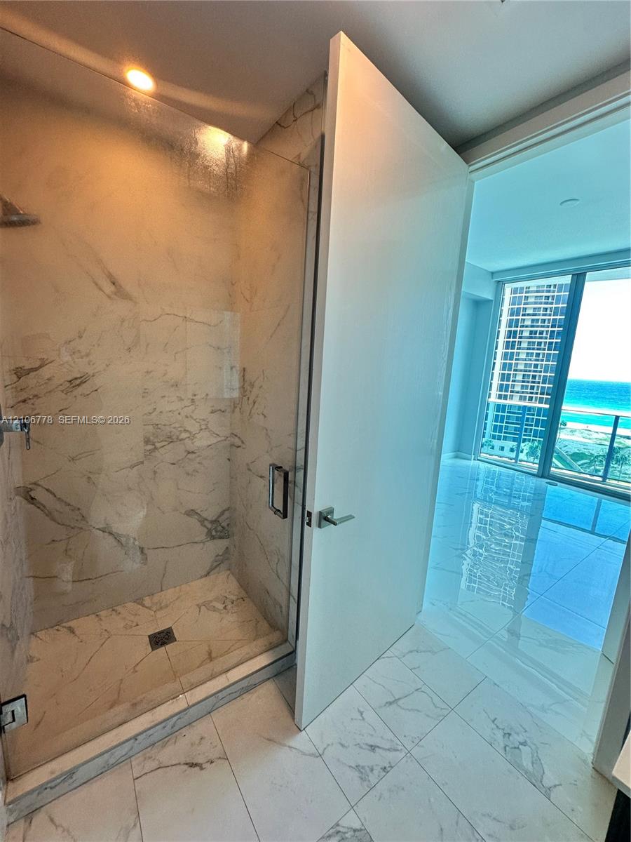 See details 803 2 / 3 1361 sq. ft. $ 2026-10-14 0 Photo