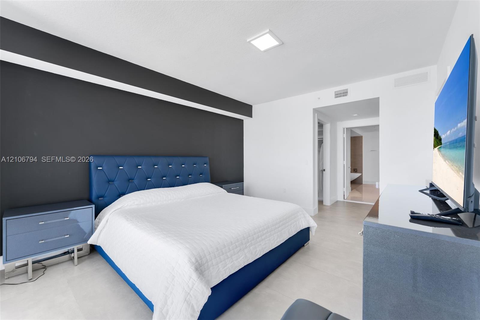See details 4-1603 3 / 3 1524 sq. ft. $ 2026-10-14 0 Photo