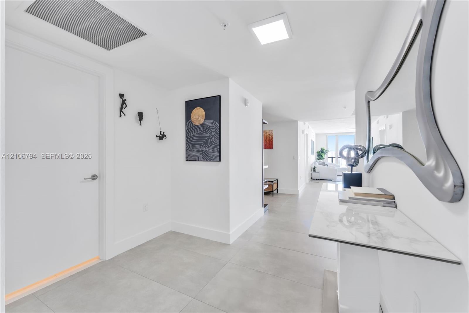 See details 4-1603 3 / 3 1524 sq. ft. $ 2026-10-14 0 Photo