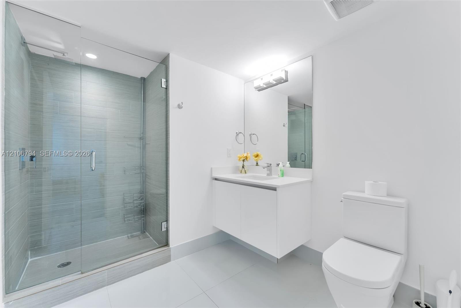 See details 4-1603 3 / 3 1524 sq. ft. $ 2026-10-14 0 Photo