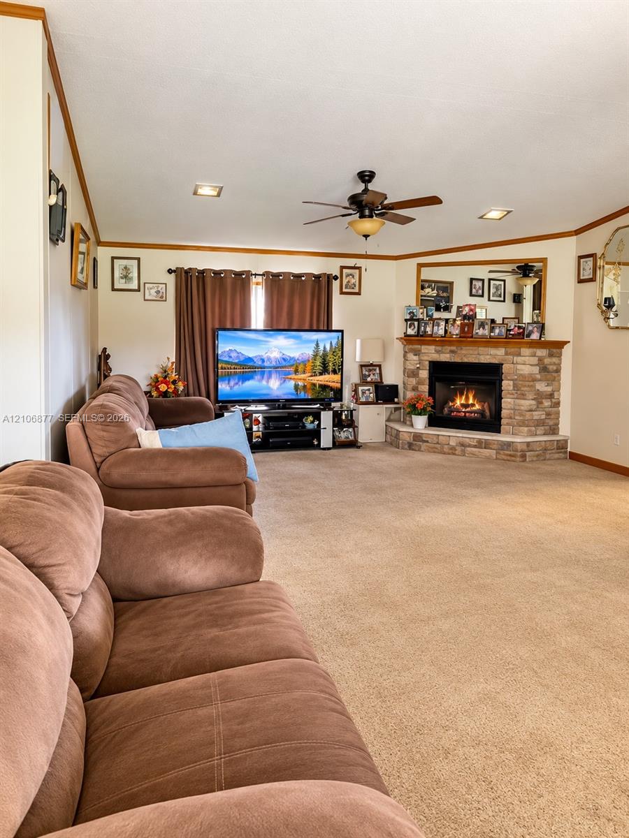  3 / 2 1782 sq. ft. $ 2026-10-14 0 foto