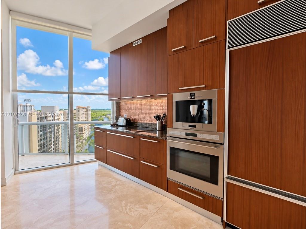 See details 1605 2 / 2 1435 sq. ft. $ 2026-10-15 0 Photo