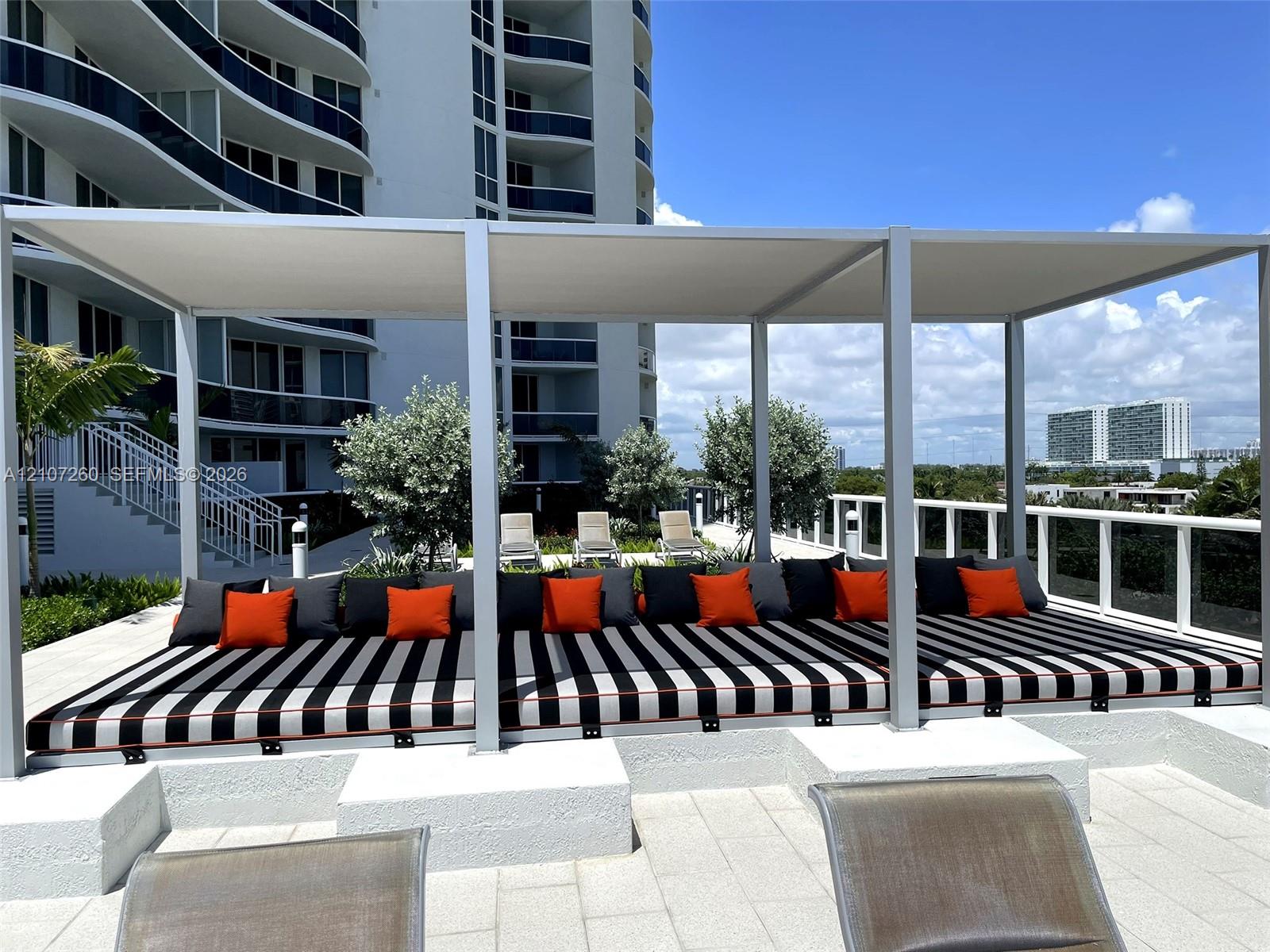 See details 1605 2 / 2 1435 sq. ft. $ 2026-10-15 0 Photo