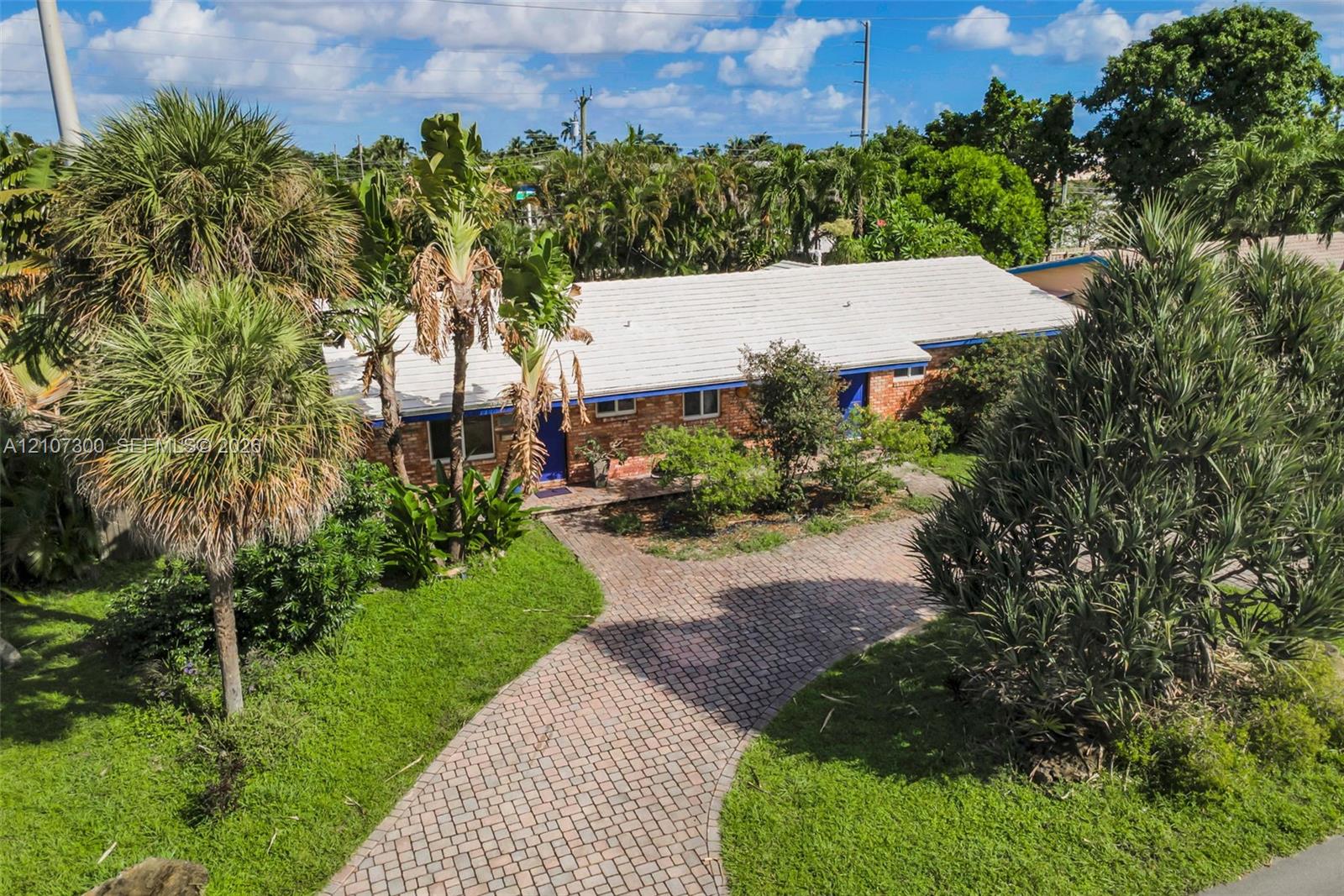   /  1828 sq. ft. $ 2026-10-15 0 foto