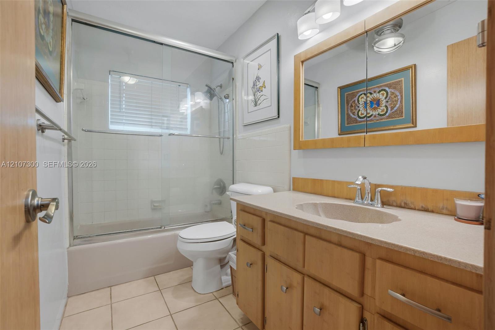   /  1828 sq. ft. $ 2026-10-15 0 foto