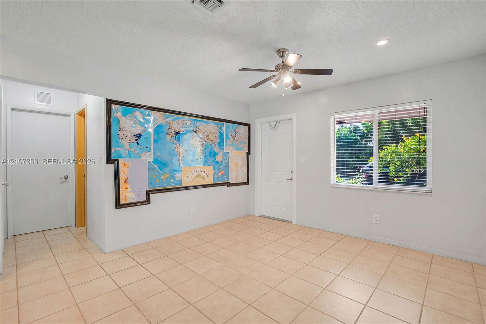   /  1828 sq. ft. $ 2026-10-15 0 foto