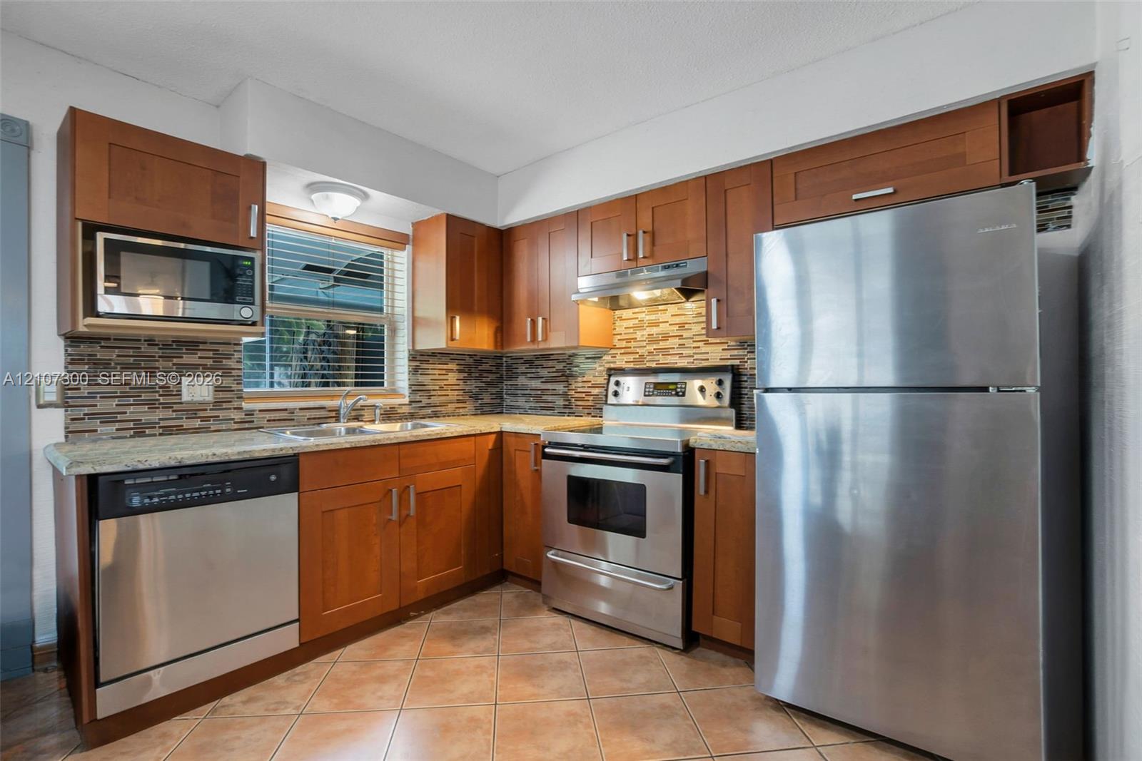   /  1828 sq. ft. $ 2026-10-15 0 foto
