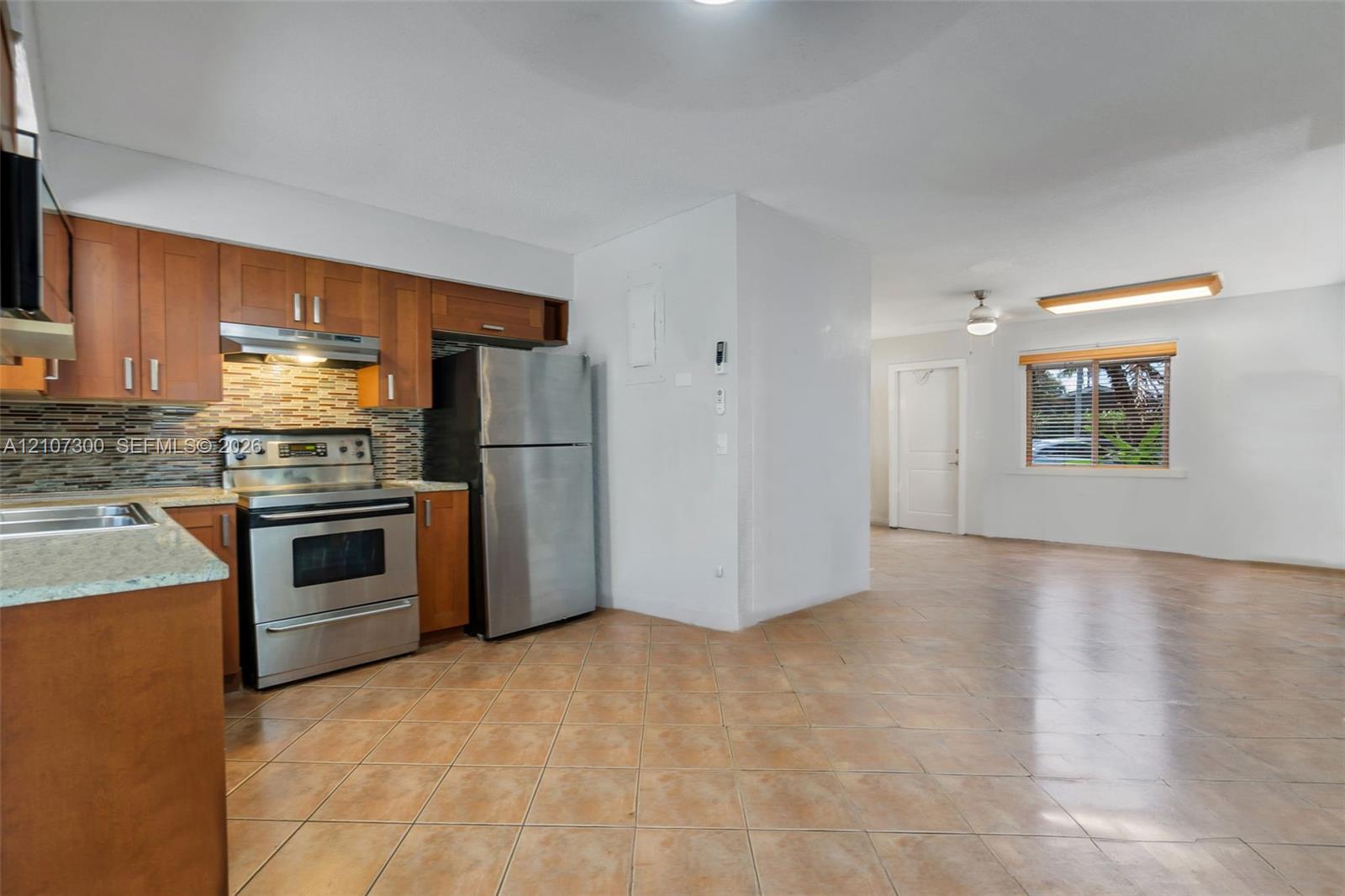   /  1828 sq. ft. $ 2026-10-15 0 foto