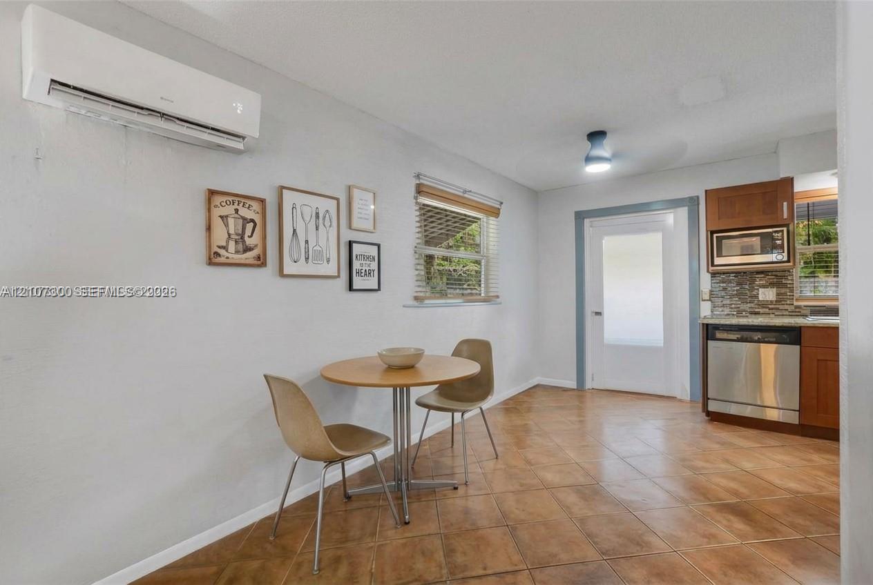   /  1828 sq. ft. $ 2026-10-15 0 foto