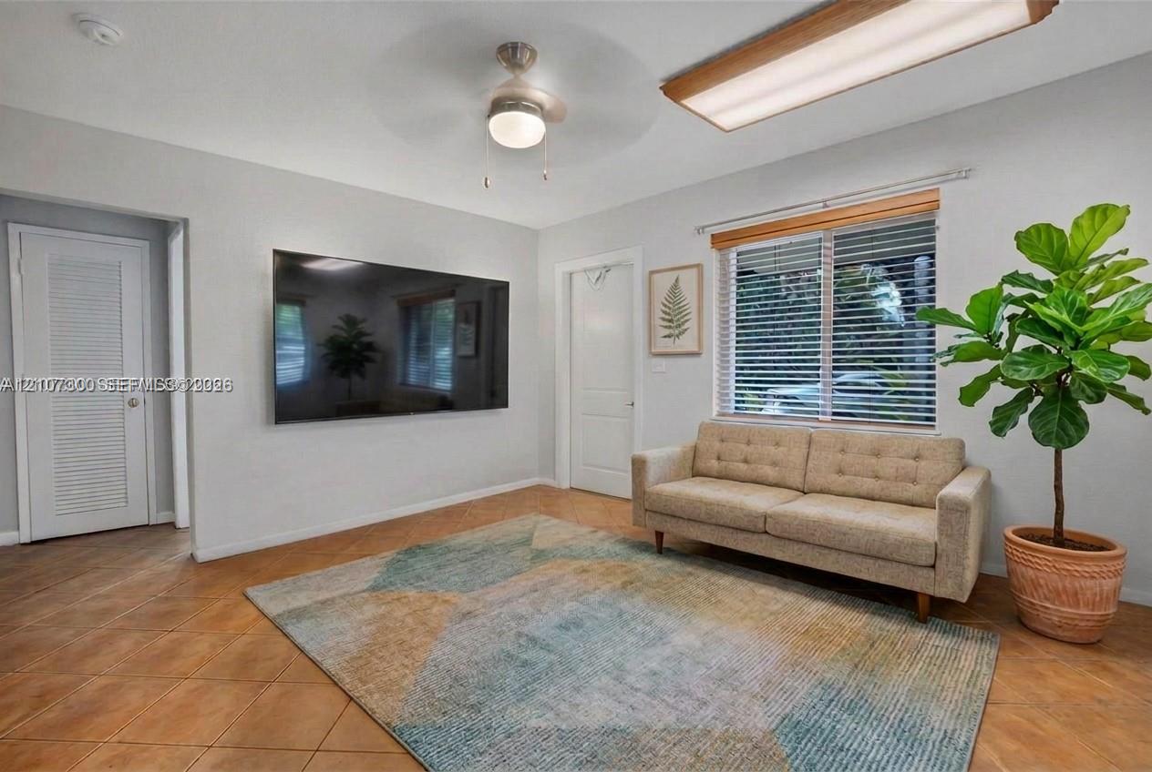   /  1828 sq. ft. $ 2026-10-15 0 foto