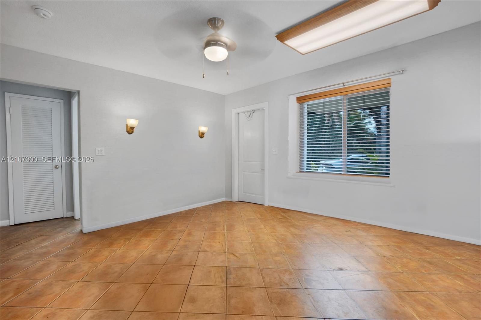   /  1828 sq. ft. $ 2026-10-15 0 foto
