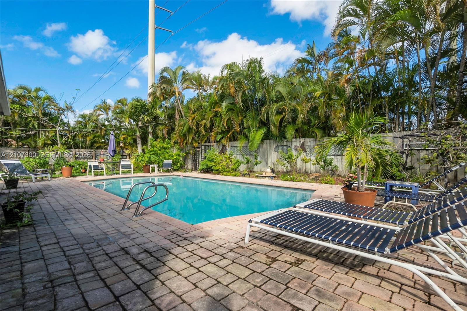   /  1828 sq. ft. $ 2026-10-15 0 foto
